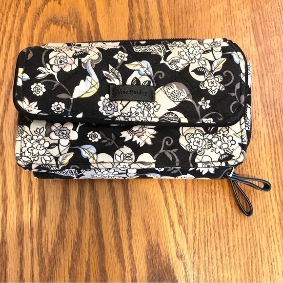 Vera Bradley, RFID Card Case, Floral, Black/White/Pink, 6.5โx4โx1.5โ - Picture 8 of 8